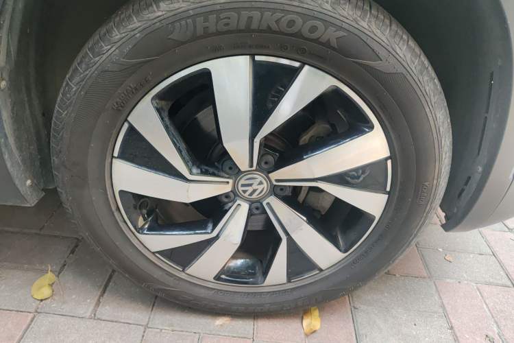 Used Volkswagen Tayron 2020 330TSI Two-Wheel Drive Luxury Smart Connectivity Version Right Front Wheel Hub