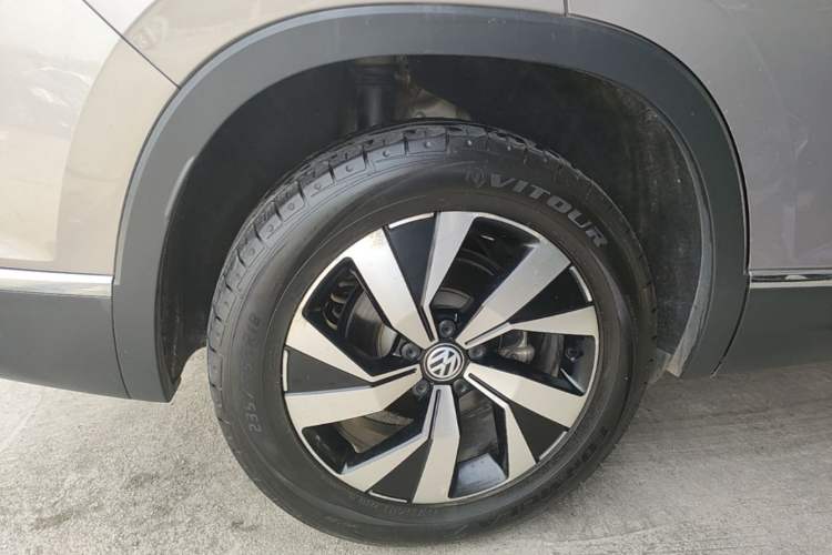 Used Volkswagen Tayron 2020 330TSI Two-Wheel Drive Luxury Smart Connectivity Version Right Rear Wheel Hub
