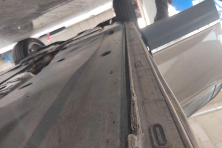 Used Volkswagen Tayron 2020 380TSI Four-Wheel Drive Luxury Connect Pro Edition Right Side Sill