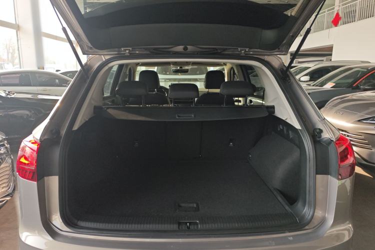Used Volkswagen Tayron 2020 280TSI Two-Wheel Drive Luxury Connect Edition Trunk