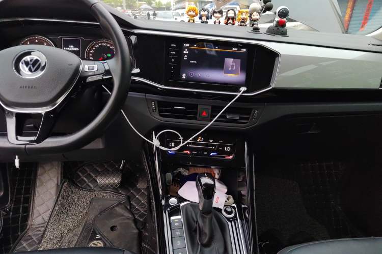 Used Volkswagen Tayron 2021 330TSI Two-Wheel Drive Luxury Smart Connectivity Version Audio And AC Panel