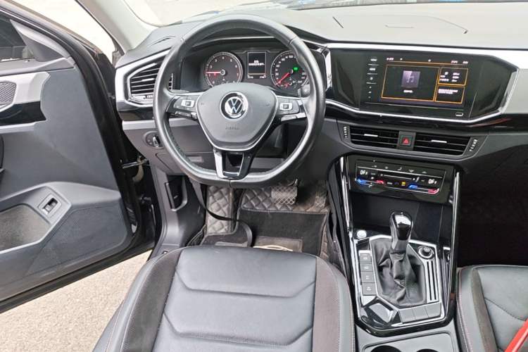 Used Volkswagen Tayron 2021 280TSI Two-Wheel Drive Luxury Smart Connectivity Version Audio And AC Panel