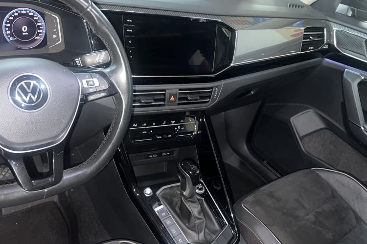 Used Volkswagen Tayron 2021 330TSI Two-Wheel Drive Luxury Smart Connectivity Version Audio And AC Panel