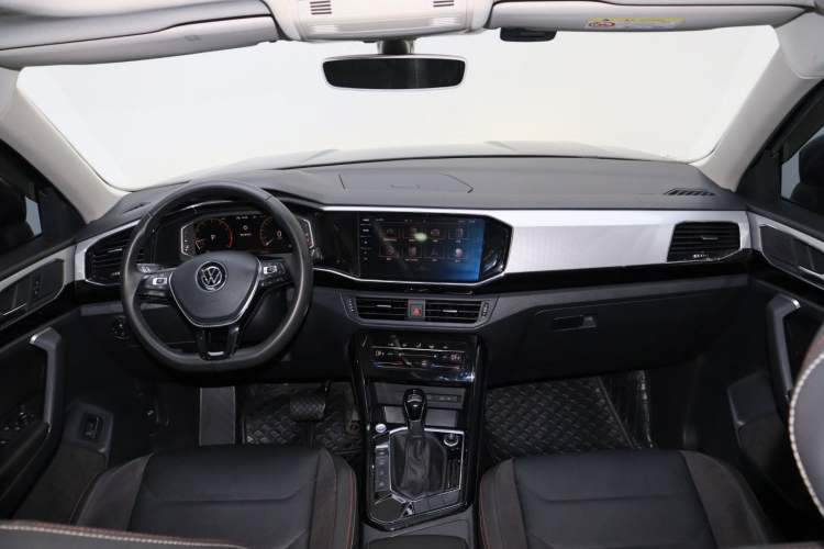 Used Volkswagen Tayron 2021 330TSI Two-Wheel-Drive 3rd Anniversary Limited Edition Audio And AC Panel