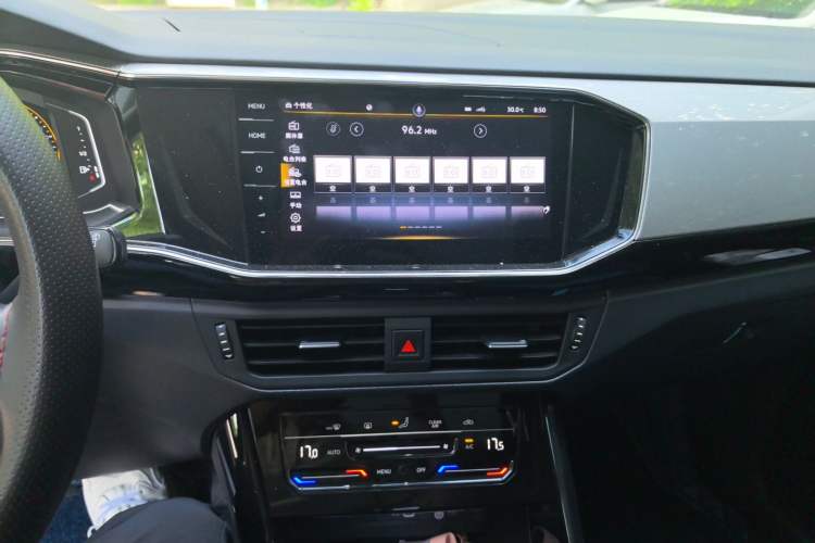 Used Volkswagen Tayron 2021 330TSI Two-Wheel-Drive 3rd Anniversary Limited Edition Audio And AC Panel