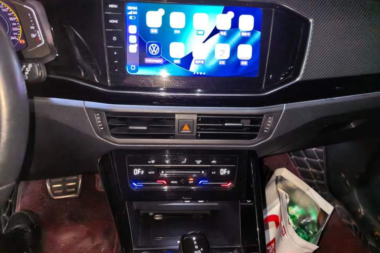 Used Volkswagen Tayron 2021 380TSI All-Wheel Drive R-Line Connected Version Audio And AC Panel