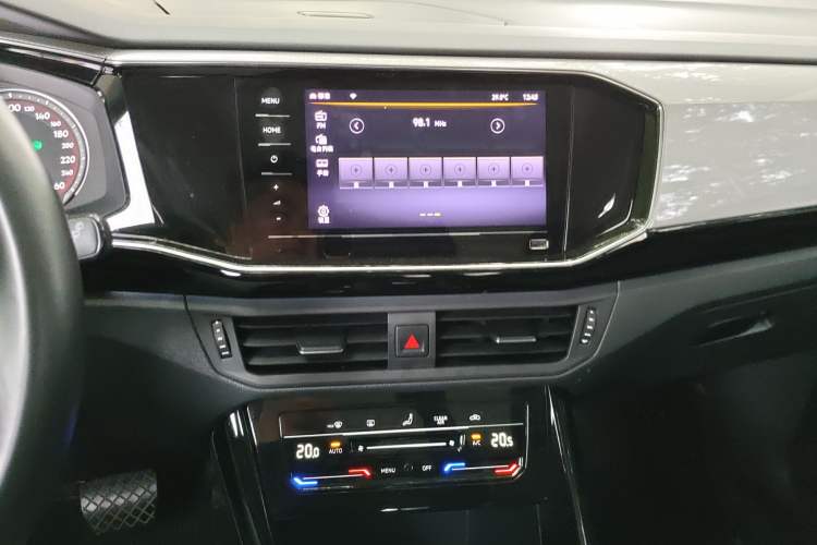 Used Volkswagen Tayron 2021 280TSI Two-Wheel Drive Luxury Smart Connectivity Version Audio And AC Panel