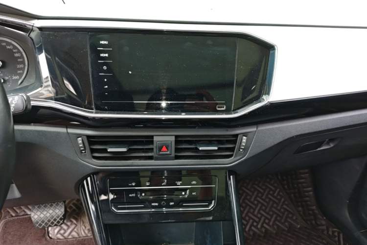 Used Volkswagen Tayron 2021 280TSI Two-Wheel Drive Luxury Smart Connectivity Version Audio And AC Panel
