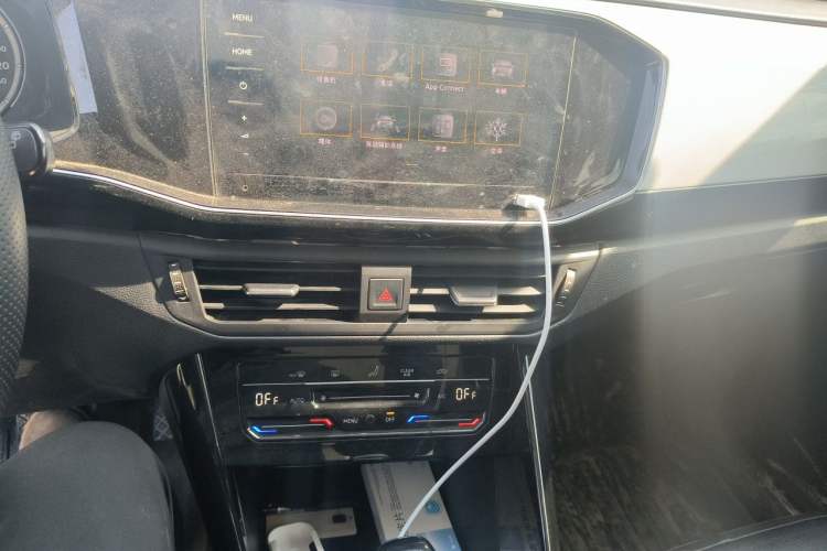 Used Volkswagen Tayron 2021 280TSI Two-Wheel Drive Luxury Smart Connectivity Version Audio And AC Panel