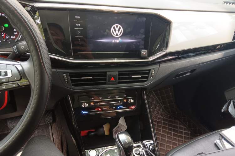 Used Volkswagen Tayron 2021 330TSI Two-Wheel-Drive 3rd Anniversary Limited Edition Audio And AC Panel