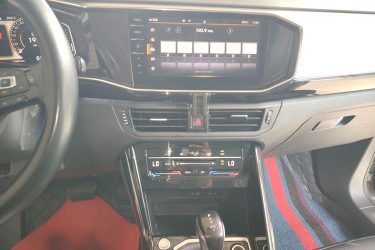 Used Volkswagen Tayron 2021 330TSI Two-Wheel Drive Luxury Smart Connectivity Version Audio And AC Panel