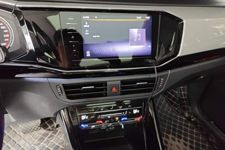 Used Volkswagen Tayron 2021 330TSI Two-Wheel Drive Luxury Smart Connectivity Version Audio And AC Panel