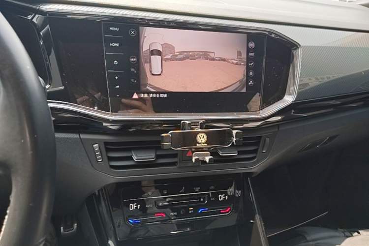 Used Volkswagen Tayron 2021 380TSI All-Wheel Drive R-Line Connected Version Audio And AC Panel
