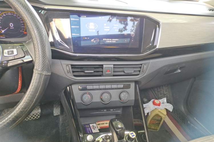 Used Volkswagen Tayron 2021 330TSI Two-Wheel Drive 30th Anniversary Edition Audio And AC Panel