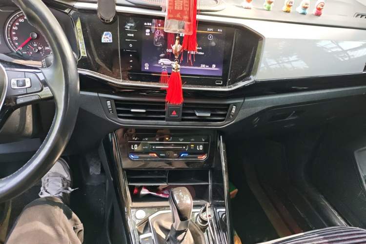 Used Volkswagen Tayron 2021 280TSI Two-Wheel Drive Luxury Smart Connectivity Version Audio And AC Panel