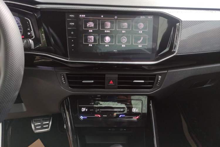 Used Volkswagen Tayron 2021 380TSI All-Wheel Drive R-Line Connected Version Audio And AC Panel