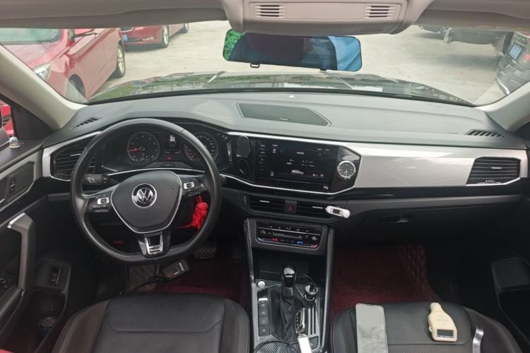 Used Volkswagen Tayron 2021 330TSI Two-Wheel Drive Luxury Smart Connectivity Version Center Console