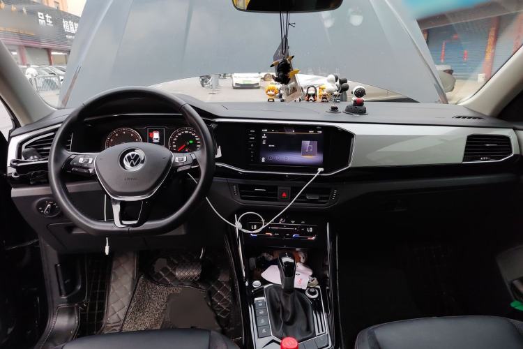 Used Volkswagen Tayron 2021 330TSI Two-Wheel Drive Luxury Smart Connectivity Version Center Console