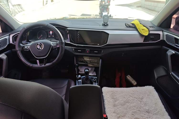Used Volkswagen Tayron 2021 280TSI Two-Wheel Drive Luxury Smart Connectivity Version Center Console