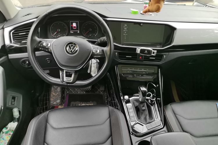 Used Volkswagen Tayron 2021 280TSI Two-Wheel Drive Luxury Smart Connectivity Version Center Console