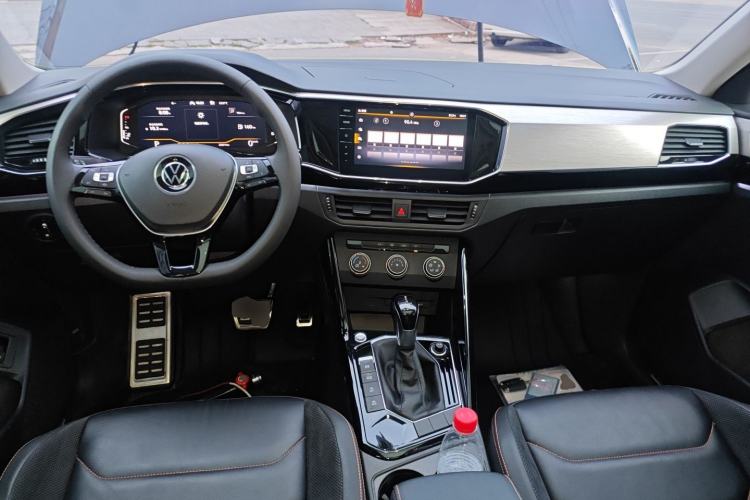 Used Volkswagen Tayron 2021 330TSI Two-Wheel Drive 30th Anniversary Edition Center Console