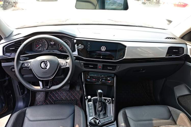 Used Volkswagen Tayron 2021 330TSI Two-Wheel Drive Luxury Smart Connectivity Version Center Console