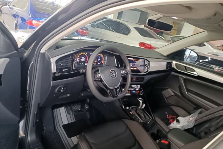 Used Volkswagen Tayron 2021 330TSI Two-Wheel Drive Luxury Smart Connectivity Version Center Console