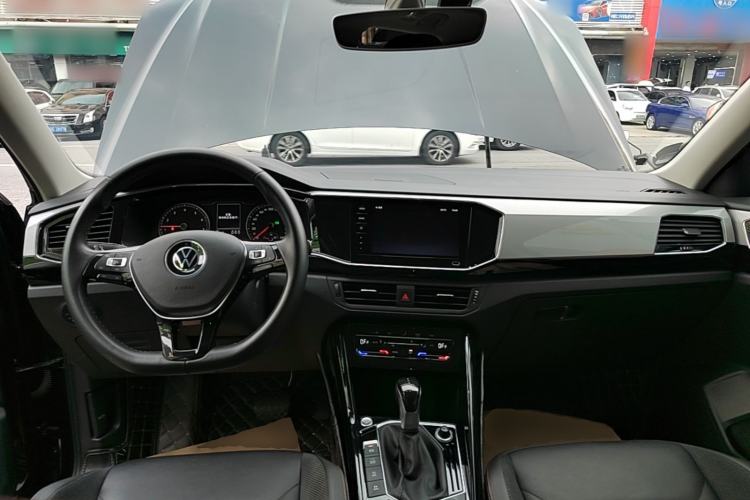 Used Volkswagen Tayron 2021 330TSI Two-Wheel Drive Luxury Smart Connectivity Version Center Console
