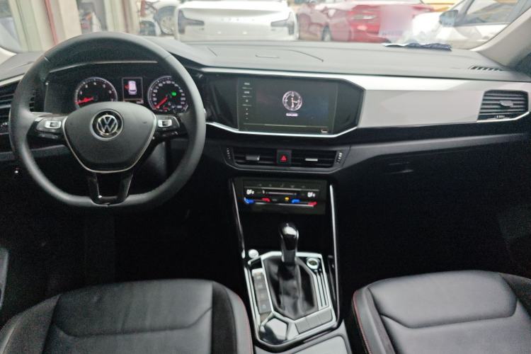 Used Volkswagen Tayron 2021 330TSI Two-Wheel Drive Luxury Smart Connectivity Version Center Console