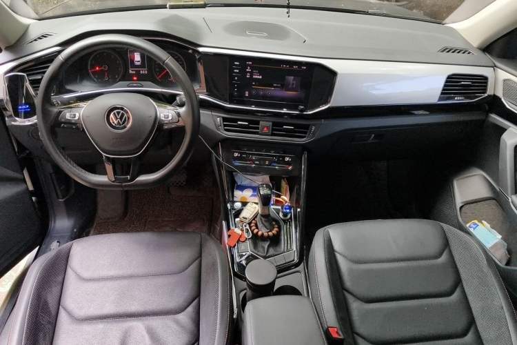 Used Volkswagen Tayron 2021 330TSI Two-Wheel Drive Luxury Smart Connectivity Version Center Console