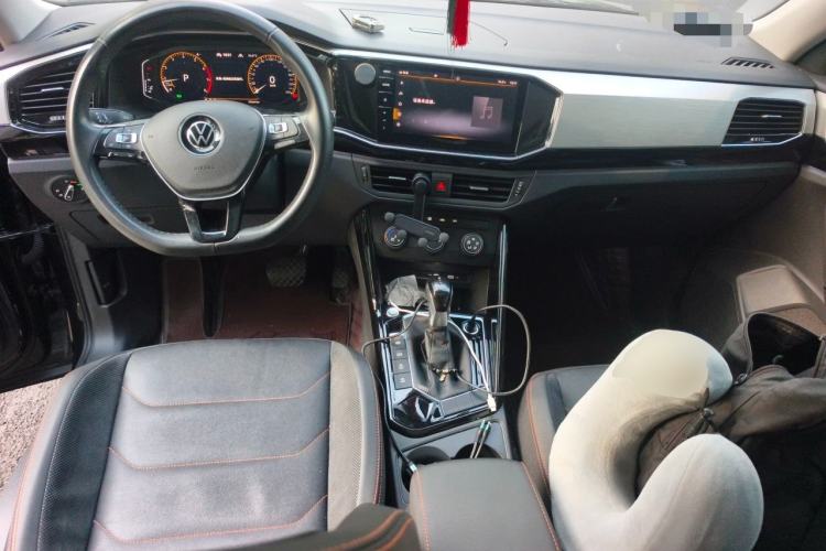 Used Volkswagen Tayron 2021 330TSI Two-Wheel Drive 30th Anniversary Edition Center Console
