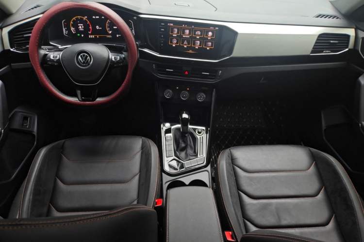 Used Volkswagen Tayron 2021 330TSI Two-Wheel Drive 30th Anniversary Edition Center Console