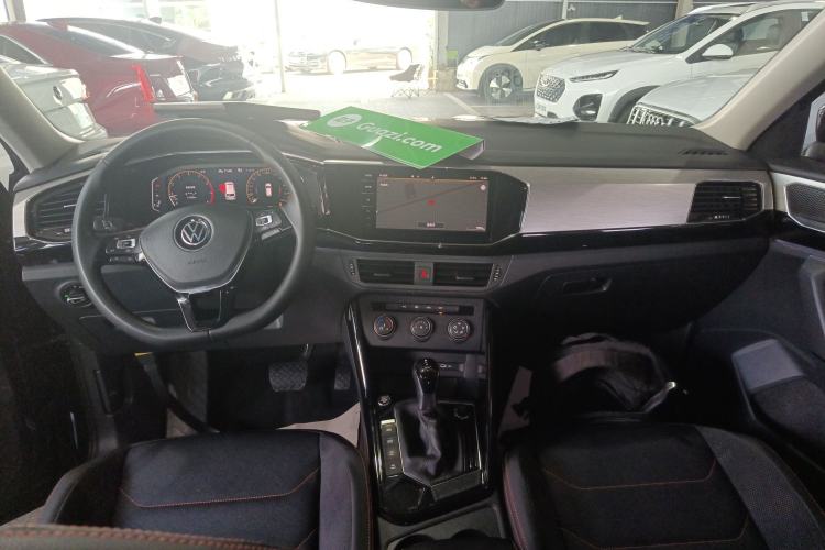 Used Volkswagen Tayron 2021 330TSI Two-Wheel Drive 30th Anniversary Edition Center Console