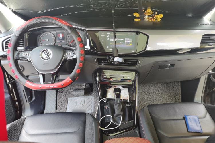 Used Volkswagen Tayron 2021 330TSI Two-Wheel Drive Luxury Smart Connectivity Version Center Console