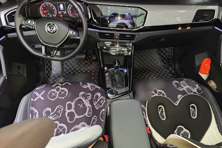 Used Volkswagen Tayron 2021 330TSI Two-Wheel Drive Luxury Smart Connectivity Version Center Console