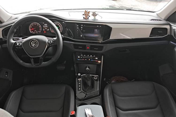 Used Volkswagen Tayron 2021 280TSI Two-Wheel Drive Luxury Smart Connectivity Version Center Console