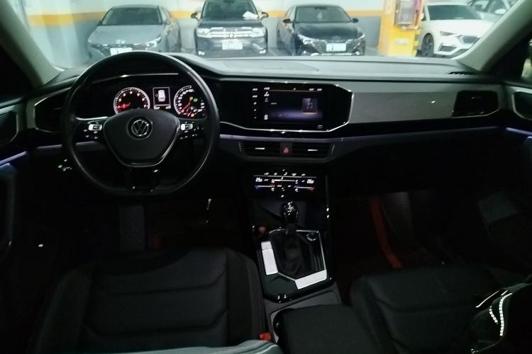 Used Volkswagen Tayron 2021 280TSI Two-Wheel Drive Luxury Smart Connectivity Version Center Console