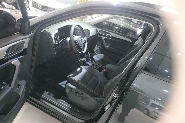 Used Volkswagen Tayron 2021 330TSI Two-Wheel-Drive 3rd Anniversary Limited Edition Driver Seat