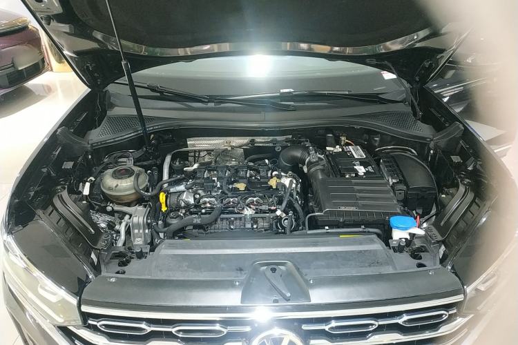 Used Volkswagen Tayron 2021 330TSI Two-Wheel-Drive 3rd Anniversary Limited Edition Engine Bay