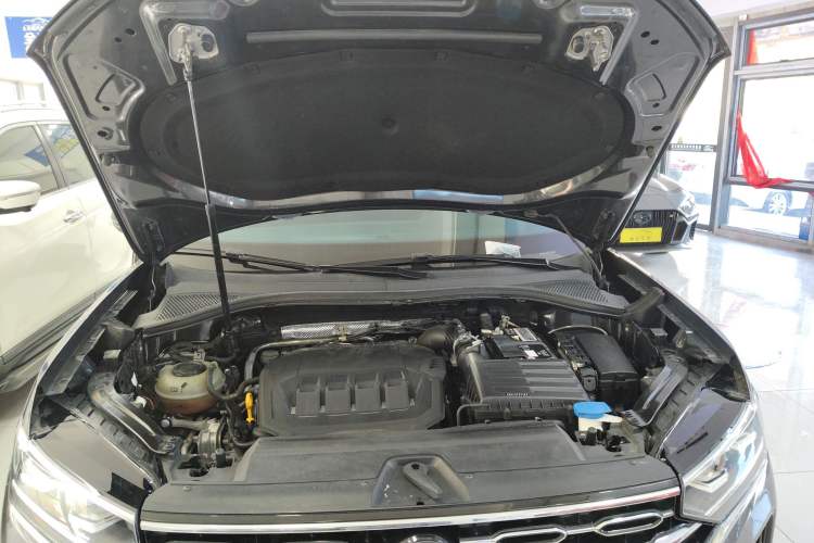 Used Volkswagen Tayron 2021 330TSI Two-Wheel Drive Luxury Smart Connectivity Version Engine Bay