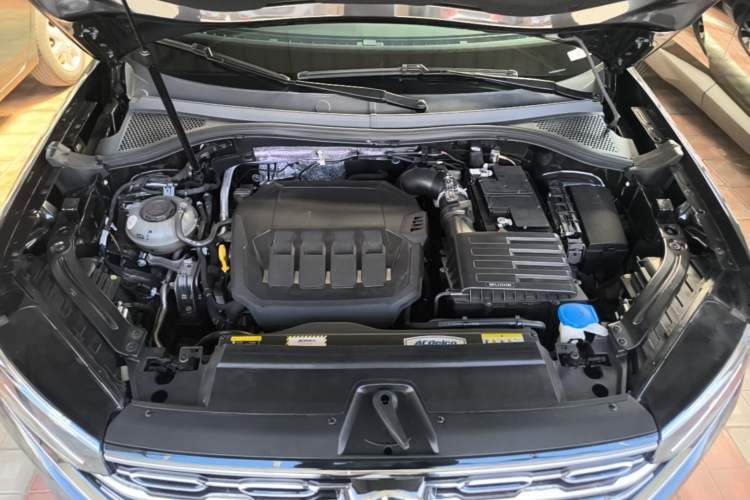 Used Volkswagen Tayron 2021 330TSI Two-Wheel Drive Luxury Connected Version Plus Engine Bay