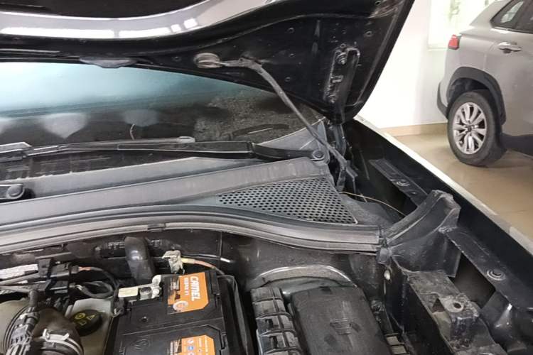 Used Volkswagen Tayron 2021 330TSI Two-Wheel Drive Luxury Smart Connectivity Version Engine Bay Left