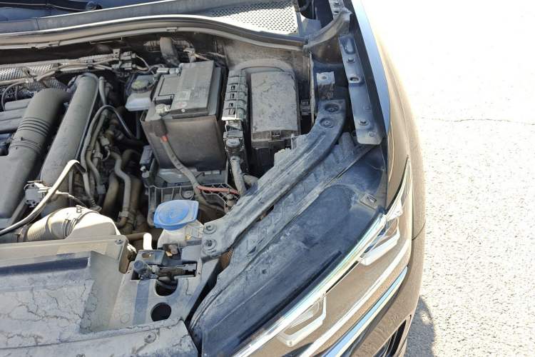 Used Volkswagen Tayron 2021 280TSI Two-Wheel Drive Luxury Smart Connectivity Version Engine Bay Left