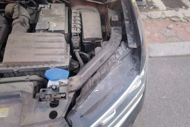 Used Volkswagen Tayron 2021 330TSI Two-Wheel Drive Luxury Smart Connectivity Version Engine Bay Left