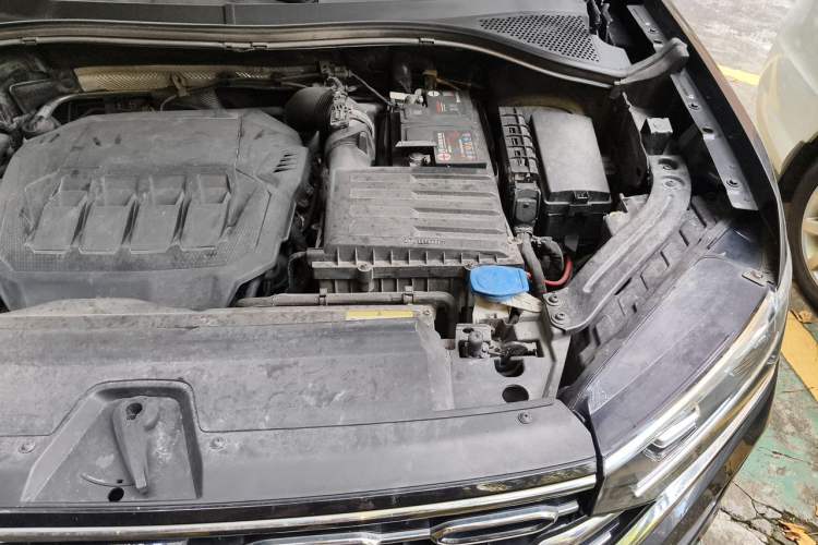Used Volkswagen Tayron 2021 330TSI Two-Wheel Drive Luxury Smart Connectivity Version Engine Bay Left