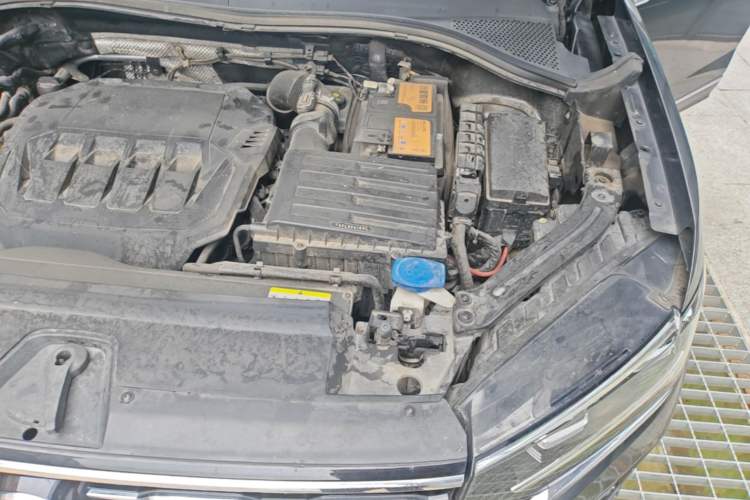 Used Volkswagen Tayron 2021 330TSI Two-Wheel Drive 30th Anniversary Edition Engine Bay Left