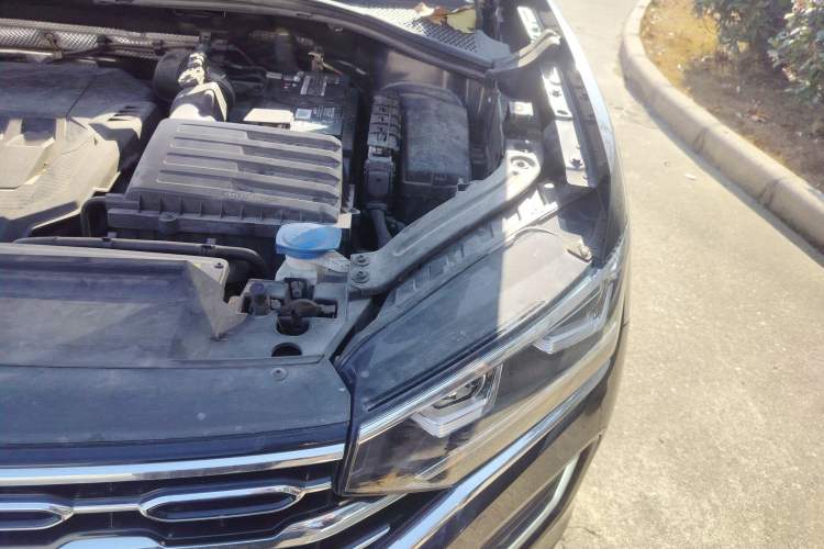 Used Volkswagen Tayron 2021 330TSI Two-Wheel Drive Luxury Connected Version Plus Engine Bay Left