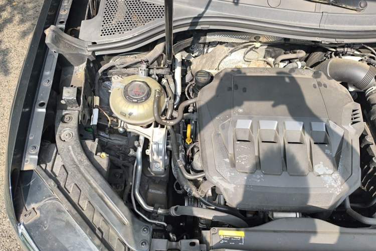 Used Volkswagen Tayron 2021 330TSI Two-Wheel Drive Luxury Connected Version Plus Engine Bay Right