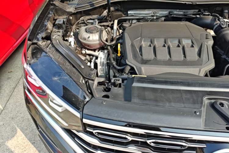 Used Volkswagen Tayron 2021 330TSI Two-Wheel Drive Luxury Smart Connectivity Version Engine Bay Right