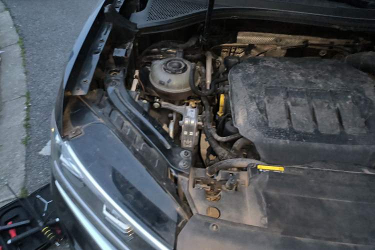 Used Volkswagen Tayron 2021 330TSI Two-Wheel Drive Luxury Smart Connectivity Version Engine Bay Right